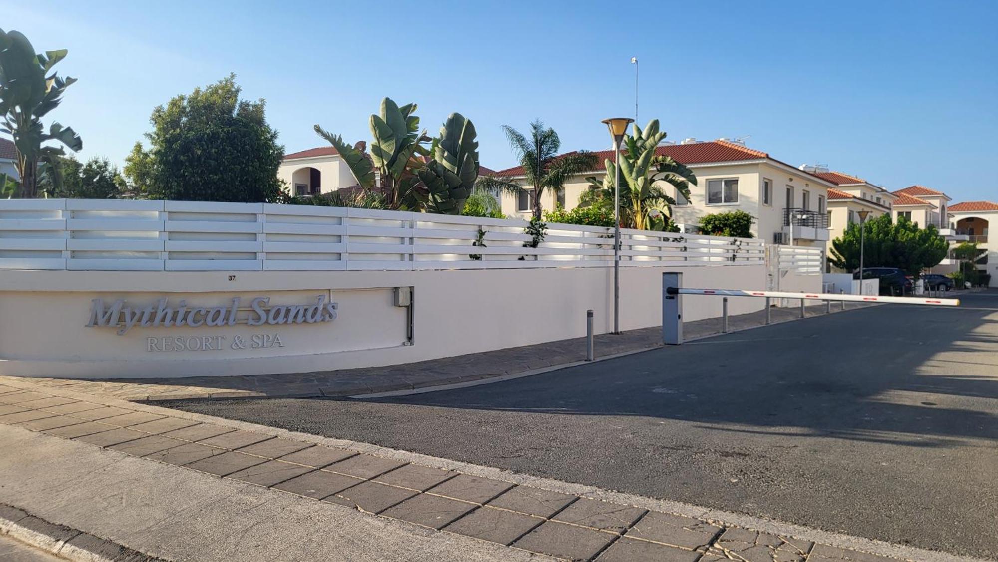 Mythical Sands Resort - Hana Paralímni Kültér fotó